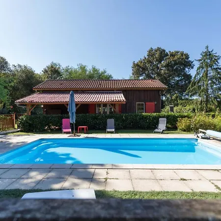 Holiday home Gite De Pernaout