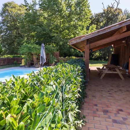 Holiday home Gite De Pernaout